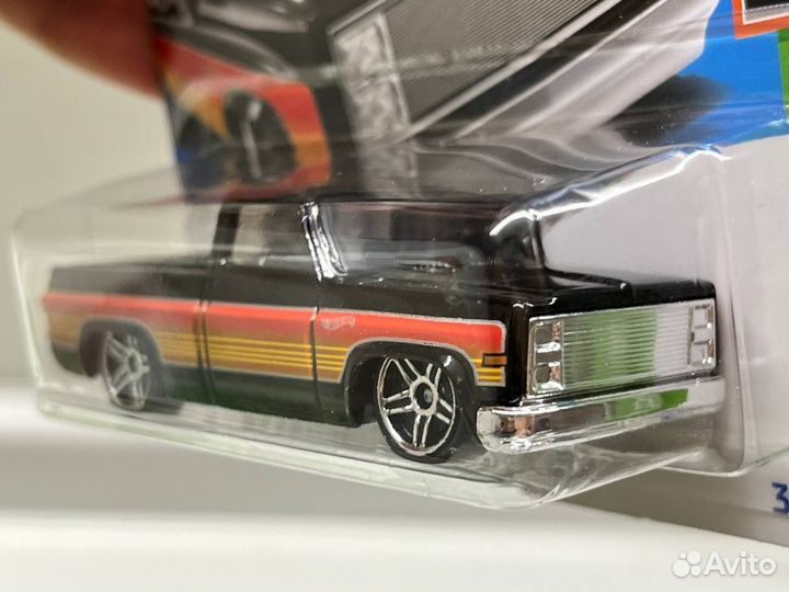 Hot Wheels - 83 Chevy Silverado (Черный)