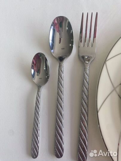 Набор столовых приборов на 12 персон