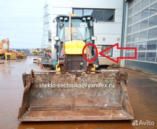 Ветровое стекло нижнее на Jcb 3CX-4CX от 2003