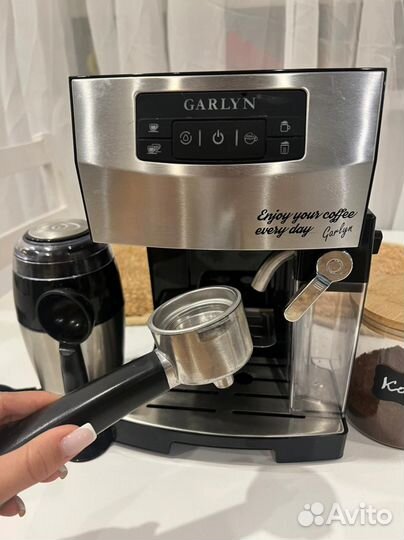 Кофемашина Garlyn