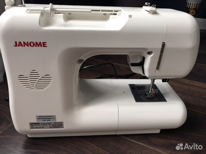 Швейная машинка Janome 4030