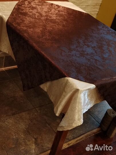 Скатерть, соусник, корзина для хлеба