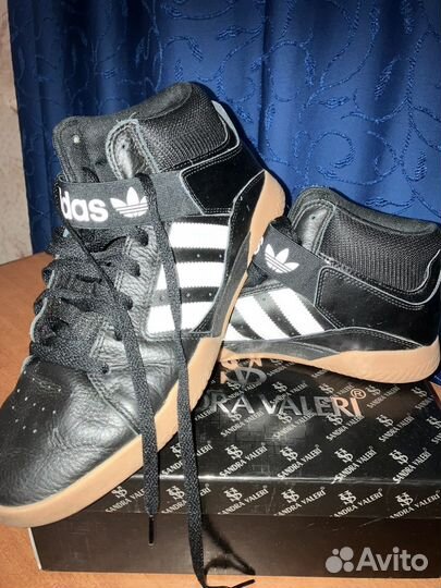 Кроссовки adidas