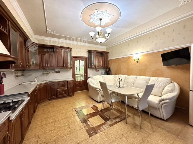 5-к. квартира, 290,1 м², 1/4 эт.