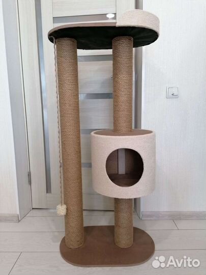 Домик с когтеточкой для кошек