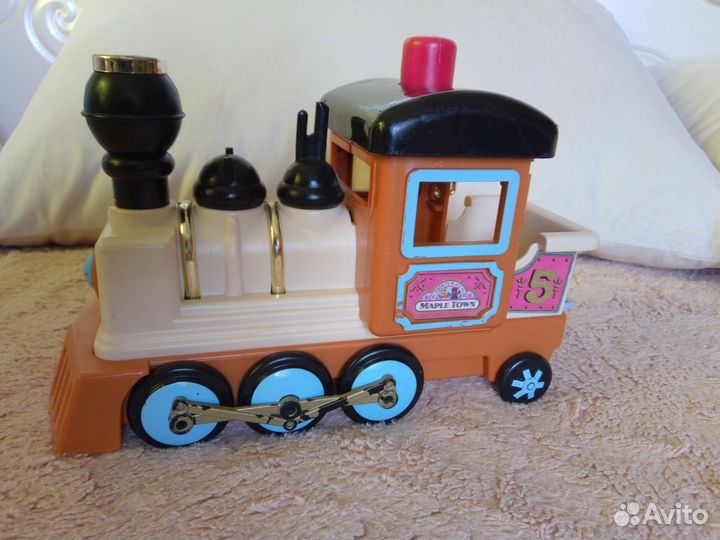 Поезд Sylvanian Families Maple Town