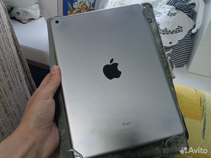 iPad A1822 (5-го поколения)