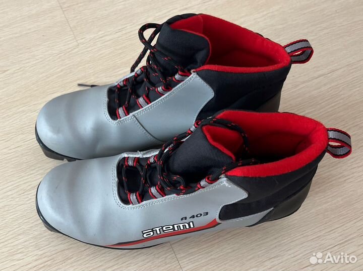 Лыжные ботинки