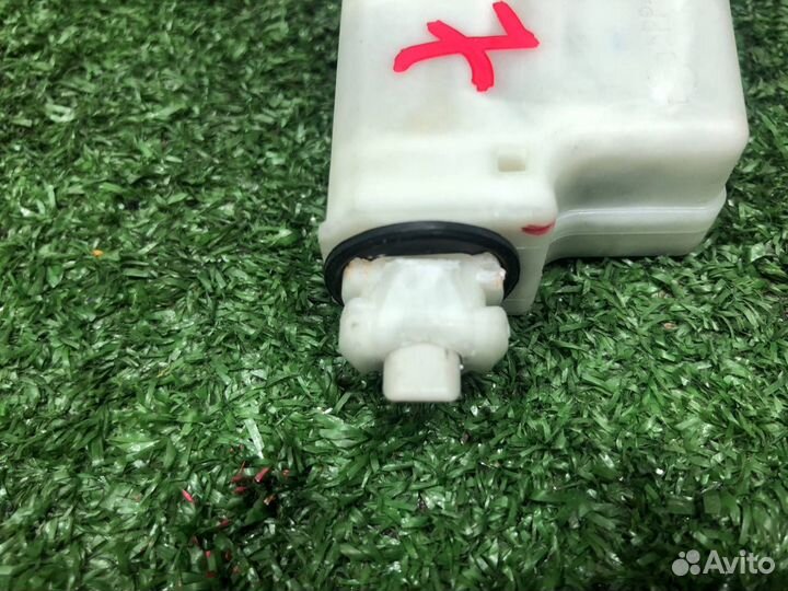 Замок лючка бензобака Nissan Fuga Y50 PY50 PNY50