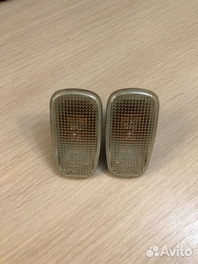 Поворотник на toyota L200