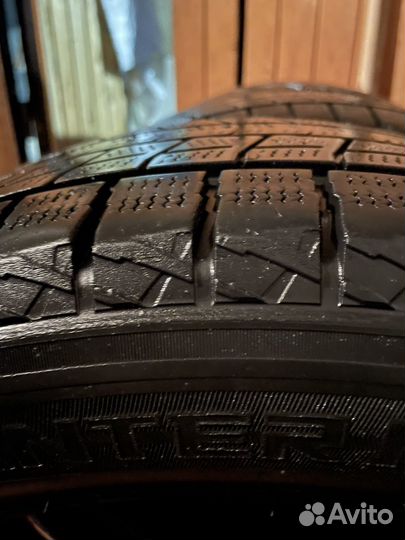 Dunlop Winter Maxx SJ8 235/55 R18