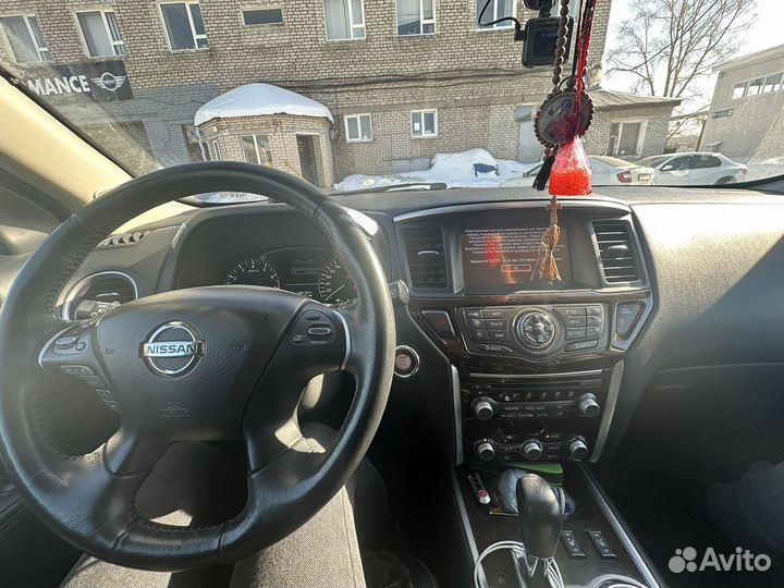 Nissan Pathfinder 3.5 CVT, 2015, битый, 138 000 км