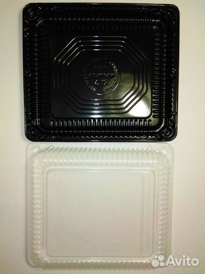 Пластиковая коробка