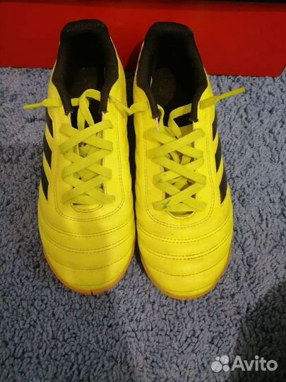 Футбольные бутсы