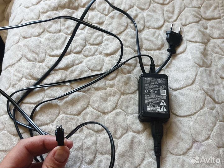 Зарядка sony ac-l200