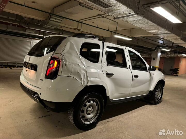 Renault Duster 2.0 МТ, 2017, битый, 66 375 км