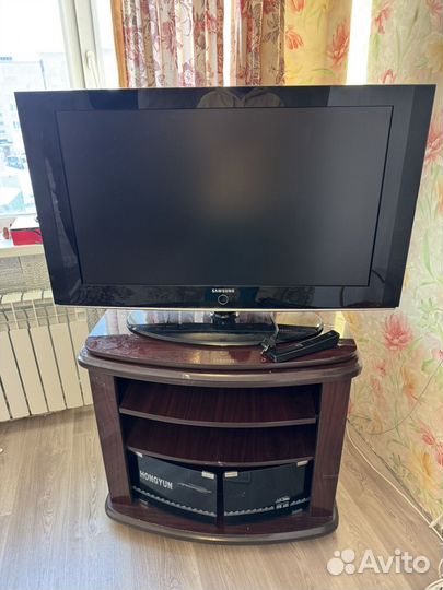 Телевизор и Тумба под телевизор