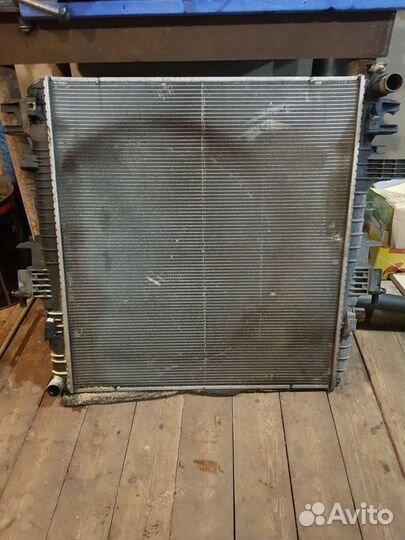 Радиатор охлаждения Инфинити qx80