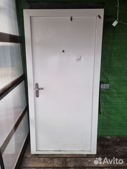Дверь входная от застройщика