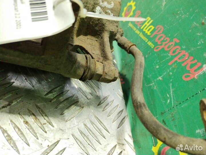 Суппорт передний правый Toyota Camry Gracia