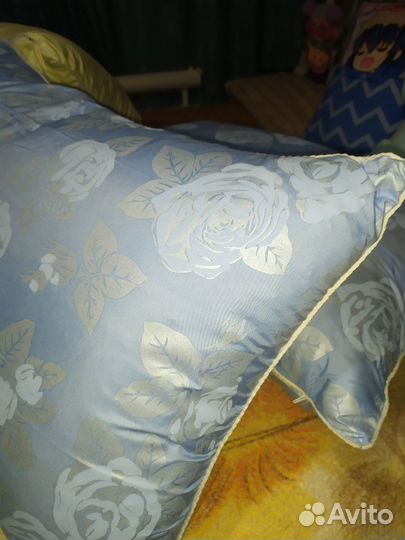 Подушка пухо-перьевая 70х70 новая