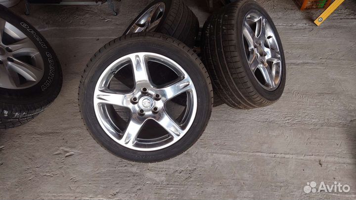 Yokohama Advan A005 235/45 R17