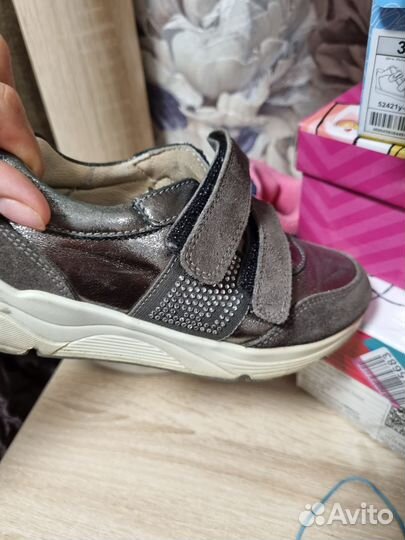 Кроссовки для девочки