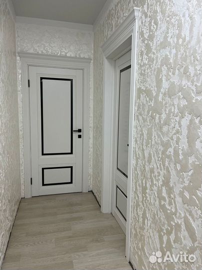 Дверь межкомнатная с парящим стеклом