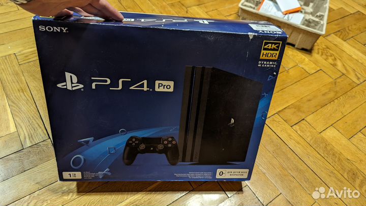 Коробка Sony PS4 Pro