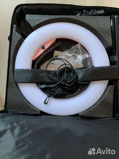 Кольцевая лампа со штативом