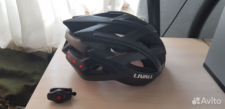 Шлем велосипедный новый Livall