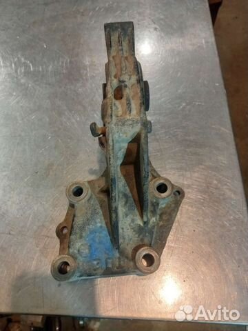 Опора двигателя правая Peugeot 307, akпп