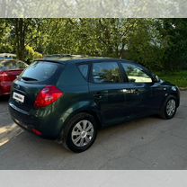 Kia Ceed 1.4 MT, 2009, 250 100 км, с пробегом, цена 398 000 руб.