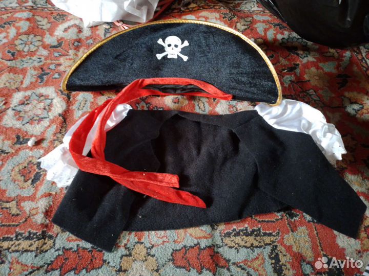 Костюм карнавальный на мальчика-девочка 3-4года