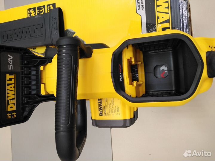 Пила аккумуляторная DeWalt