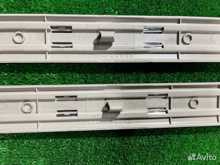 Накладка на порог салона Toyota Ipsum ACM26 2AZ-FE