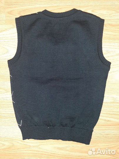 Жилет для мальчика новый
