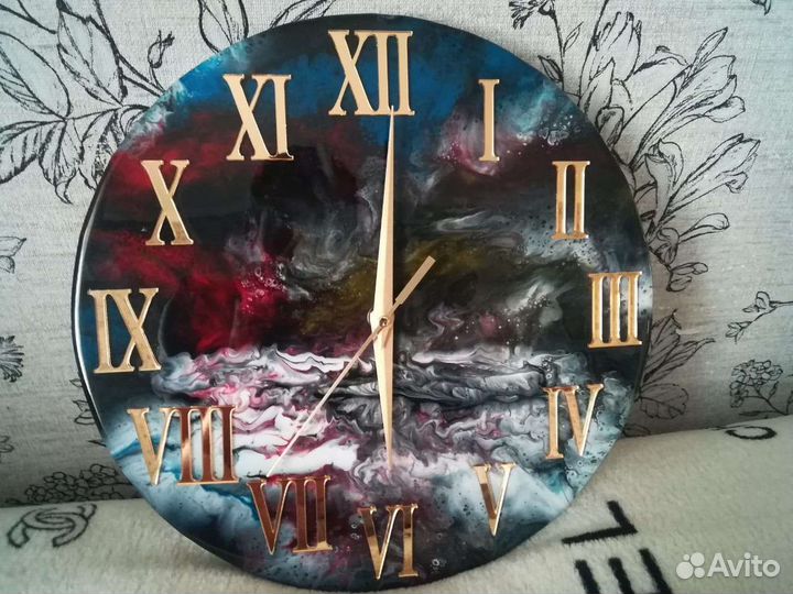 Часы из эпоксидной смолы