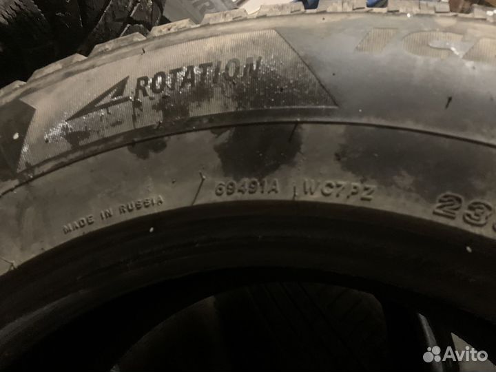 Bridgestone Ice Cruiser 7000S 235/65 R17 108