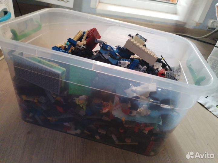 Lego в ящике