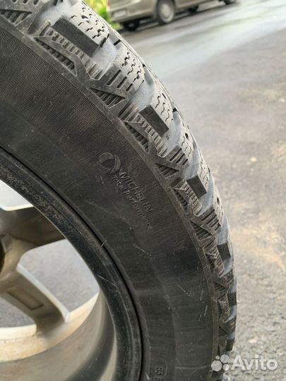 Michelin X-Ice North 4 245/45 R18