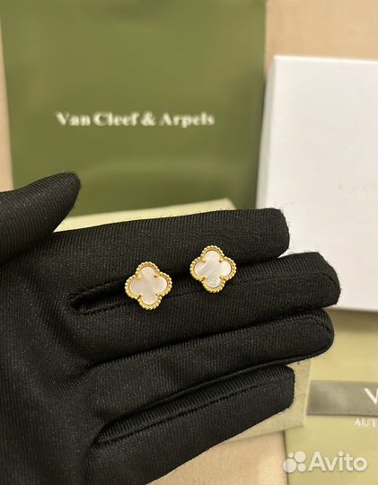 Van Cleef & Arpels серьги Sweet Alhambra mini