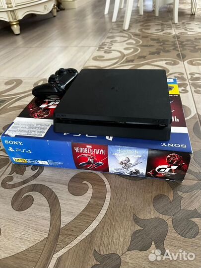 Игровая приставка ps4