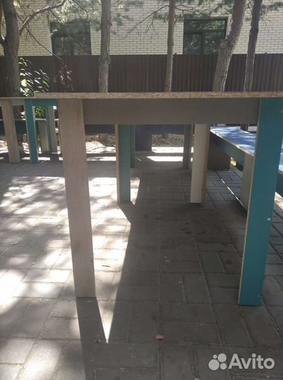 Стол и лавочки