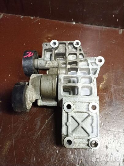 Кронштейн генератора Mitsubishi lancer 4b10