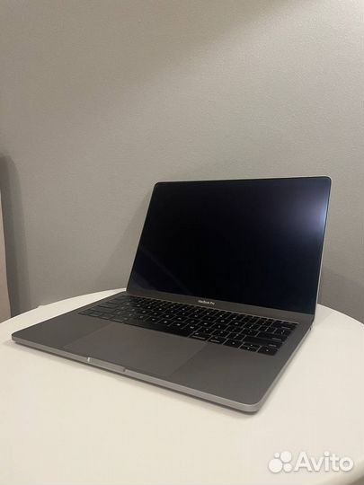 Apple Macbook pro 13 2016 retina