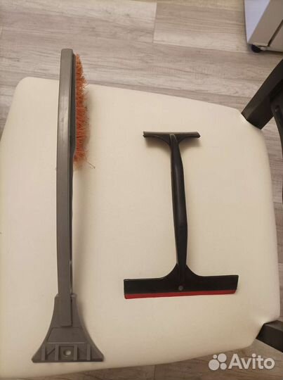 Щётка для снега, скребок, сгон для воды