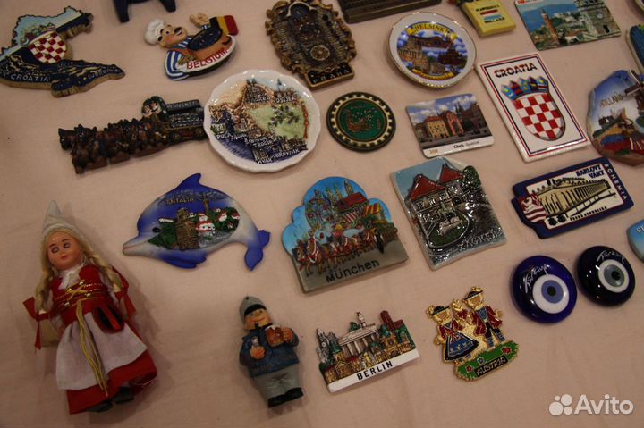 Коллекция магнитов на холодильник, из Европы