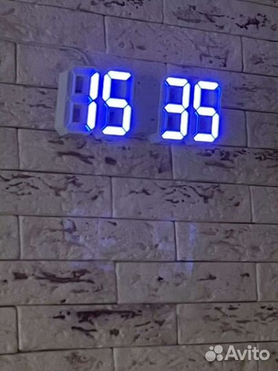 Часы светодиодные 3D разные цвета