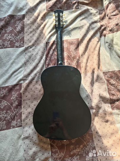 Акустическая гитара